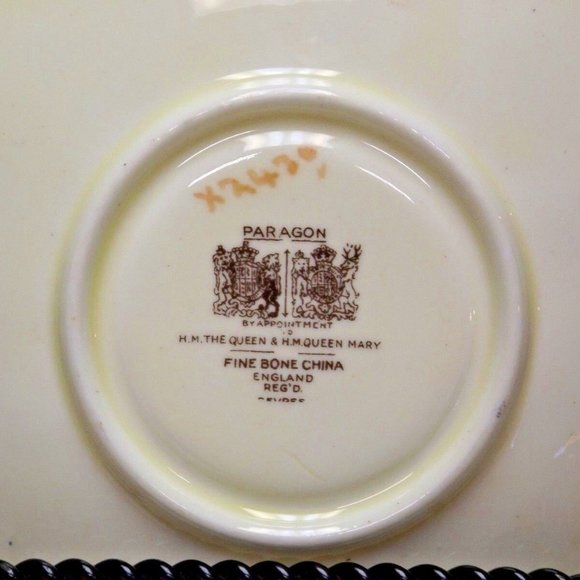 Paragon Fine Bone China by Appointment to HM the Queen Floral Tea Cup & Saucer - Picture 11 of 12